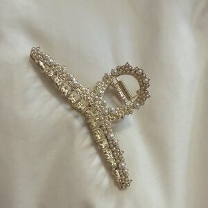 Cute silver color Pearl Hair Clip